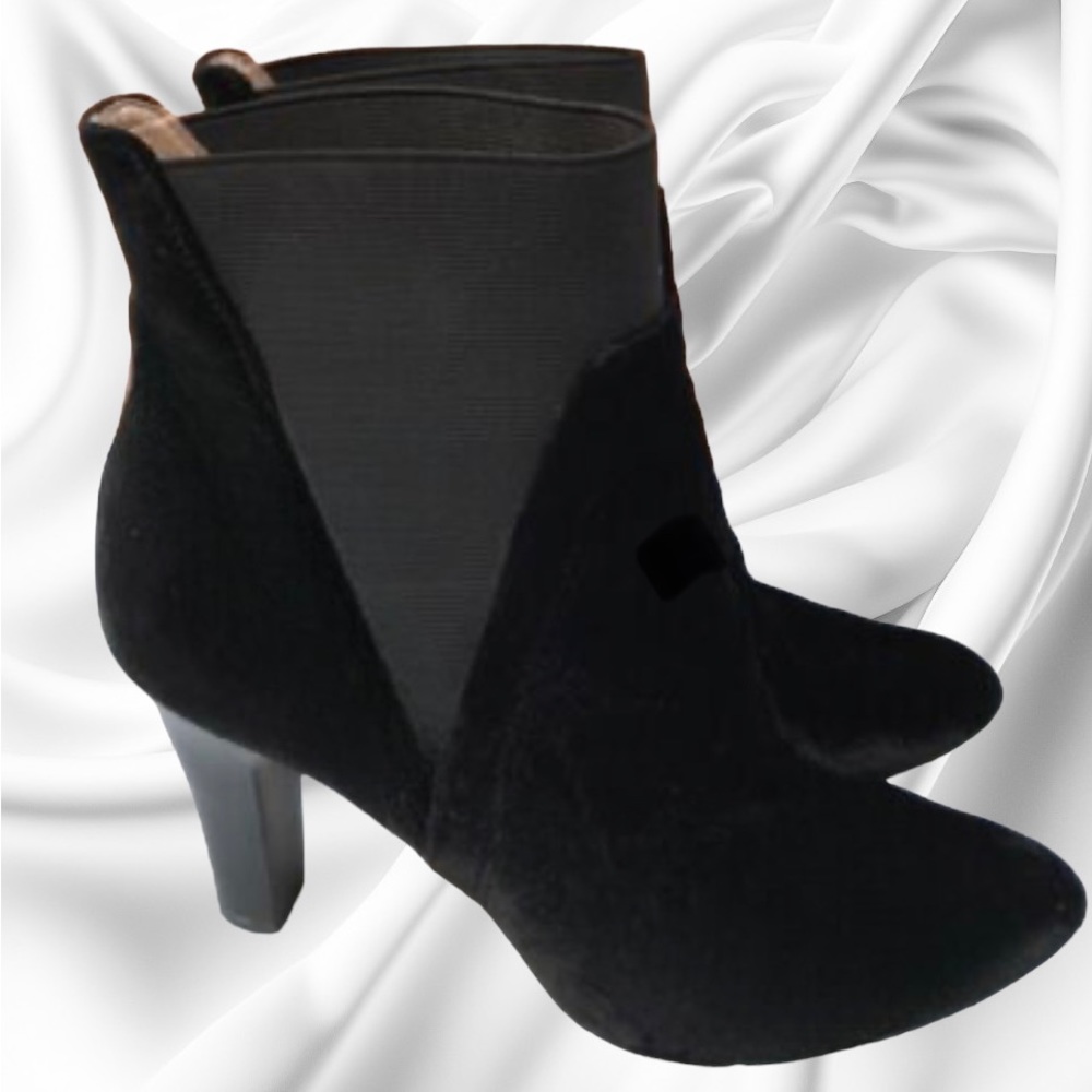 Donald Pliner “HYDE” Velvet Ankle Boot